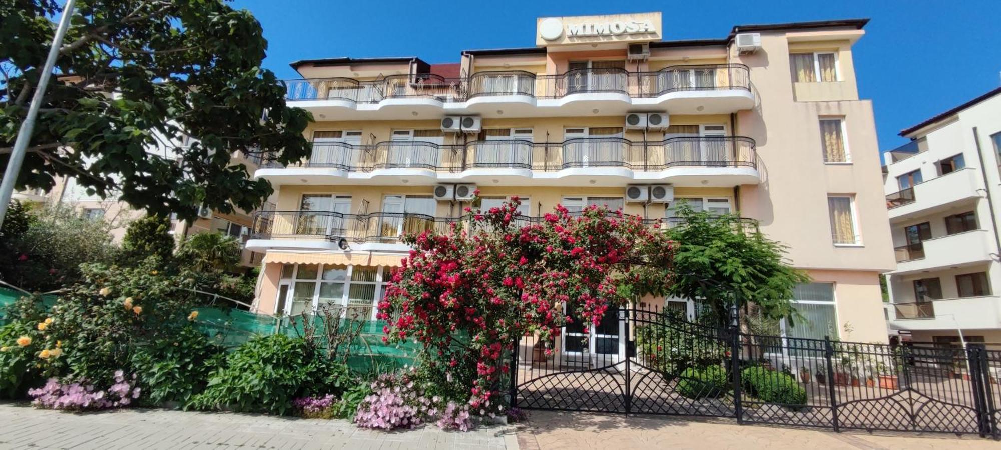 Family Hotel Mimosa ซาเรโว ภายนอก รูปภาพ