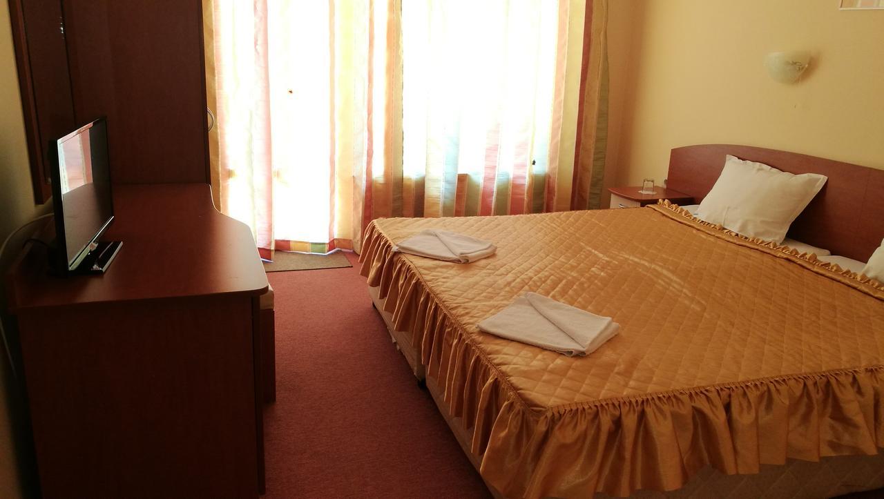 Family Hotel Mimosa ซาเรโว ภายนอก รูปภาพ