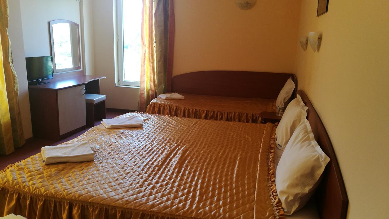 Family Hotel Mimosa ซาเรโว ภายนอก รูปภาพ